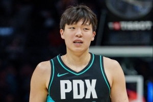 记者：杨瀚森的天赋藏不住 加强体能与投射 一定能在NBA站稳脚跟