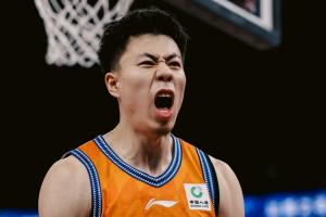 直播吧独家：上海男篮预计以4年顶薪续约张镇麟！