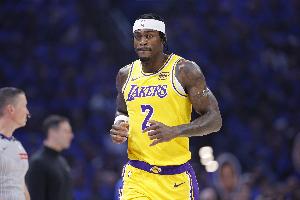 美记：湖人正寻找愿接受范德彪&克内克特球队 计划先签后换库明加